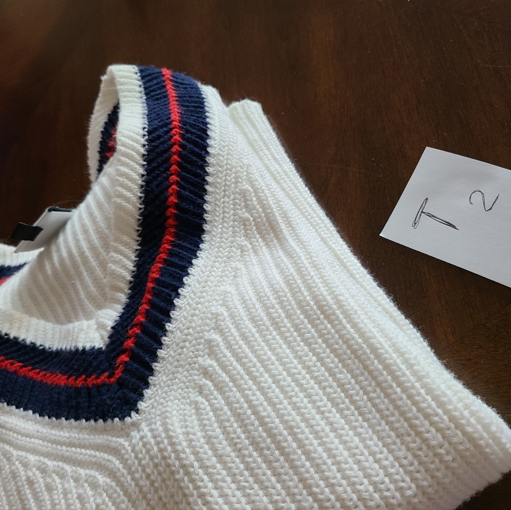 CAbi women's vneck sweater women's sz.S - Picture 11 of 11